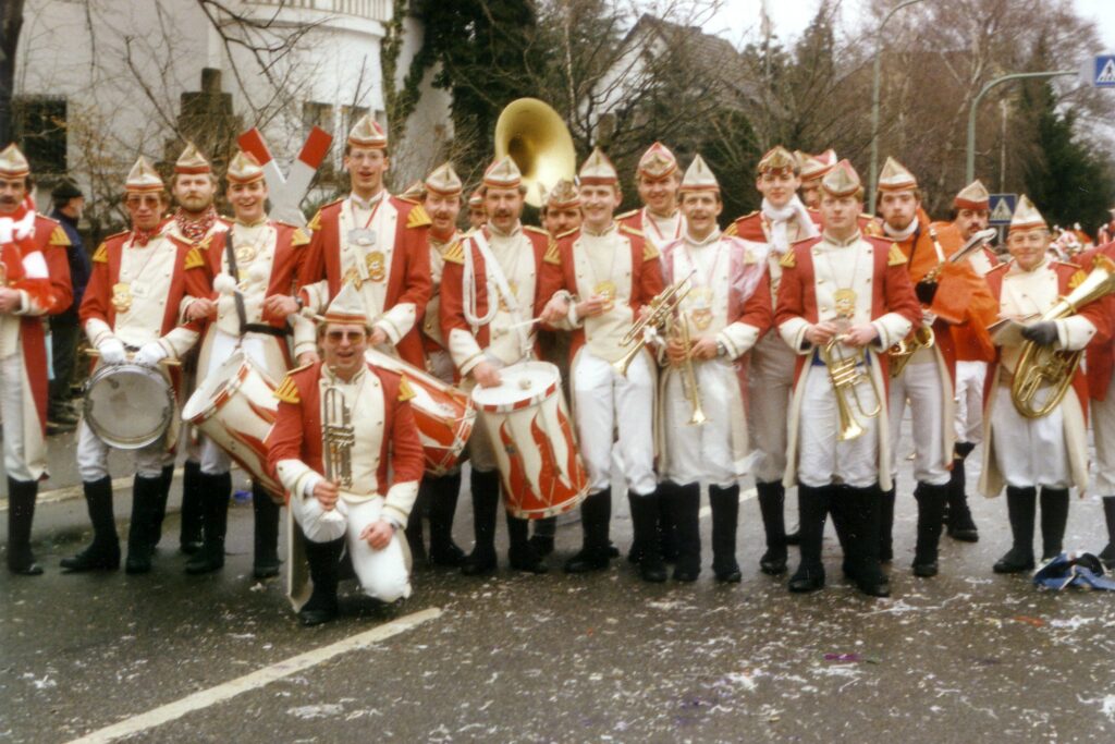 Fanfarencorps im Rosenmontagszug 1987