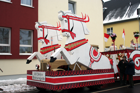 Der neue Litewkawagen im Rosenmontagszug 2010
