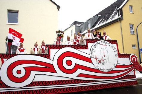 Der neue Litewkawagen im Rosenmontagszug 2010